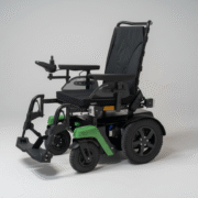 Individuell konfigurierter Otto Bock Juvo B4 Elektrorollstuhl in Grün.